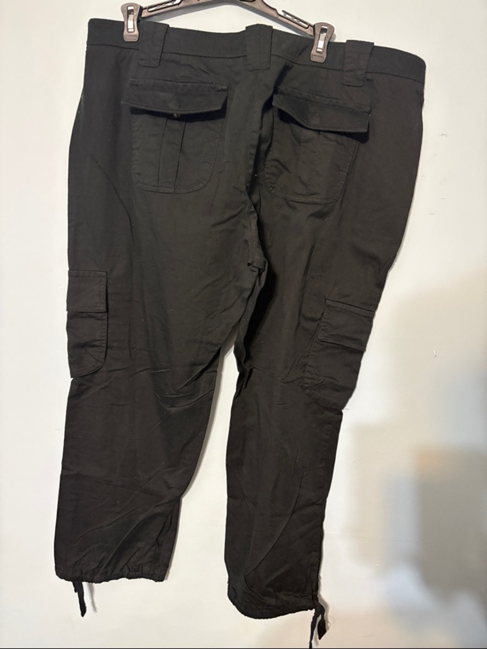 Size 16 Black 100% cotton Cargo Pants with Snap/ Flap Pockets Utility Skater - Picture 5 of 10